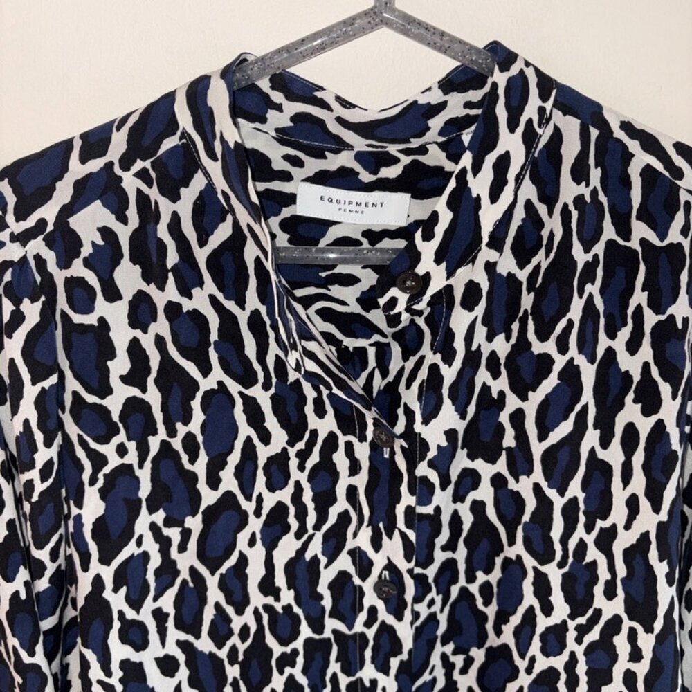 Equipment Collarless Oversize Cuff Silk Shanton Shirt Navy Blouse Size Small - Picture 2 of 13
